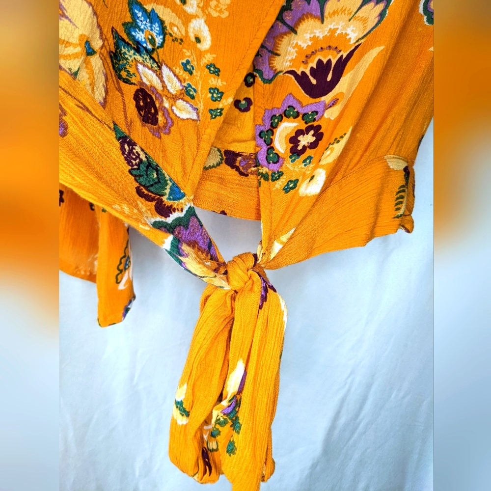 Patrons of Peace Bell Sleeve Crop Tie Top, Medium - Picture 4 of 9